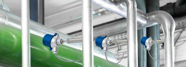 OPTITEMP thermometers in a plant Three OPTITEMP thermometers from KROHNE measure the process temperature in a plant.